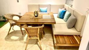 Modern Zen Villa Next to Playa Popy