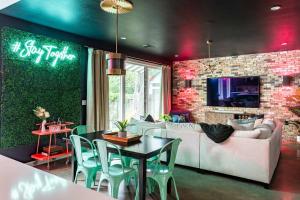 Upstay Luxe Pool Retreat - 7 Min to Rainey St