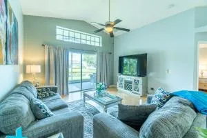 Luxurious Lakeview Retreat - 4BD 2BA - Sleeps 9 - Lorraine