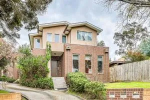 Bright Modern Holiday Home 7 Beds at Doncaster - Bulleen