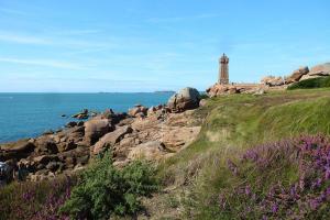 Maisons de vacances Holiday Home in Trelevern near Pink Granite Coast : photos des chambres