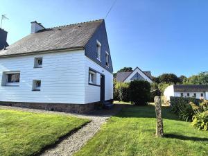 Maisons de vacances Holiday Home in Trelevern near Pink Granite Coast : photos des chambres