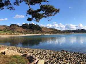 Maisons de vacances Holiday Home in Trelevern near Pink Granite Coast : photos des chambres