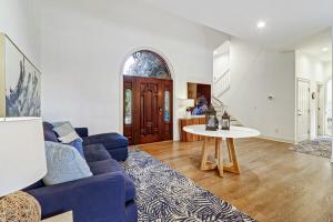 Gorgeous 7 Bed 6 & 1-2 Bath Home with Private Heated Pool