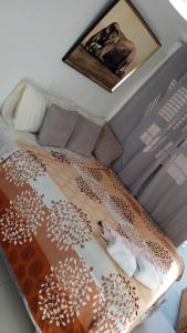 Estudio privado con vigilancia 247 con entrada independiente,