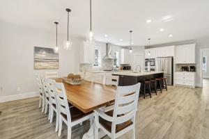 7 bd 6 and one half bath with private pool spa & beach path