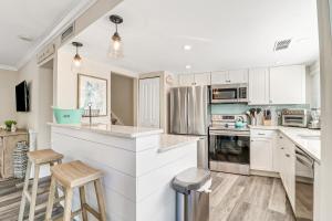 Beautiful Seascape Beach Villa -upgraded 2 bd 2 ba