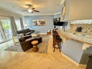 Pet Friendly Beach Villa 3 Bed 3 Bath walk to the beach pools tennis and more 16 OB