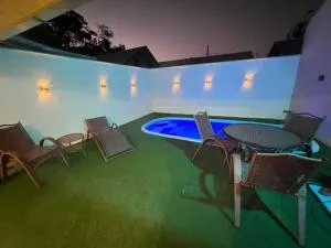 Geminado com piscina - Itaperiú