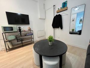 Oberkampf by Melvane 18