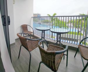 Near Ferry Terminal - Lovely 2 Bedroom Condo - Harbourbay Residences - 0608