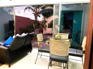 A unas cuadras del muelle, restaurantes & lifestyle