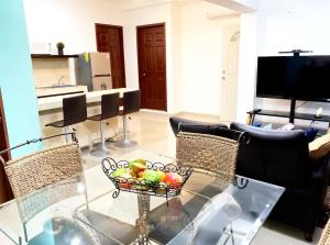 A unas cuadras del muelle, restaurantes & lifestyle