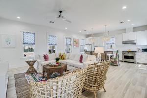 The Coastal Cottage 210ESC-B