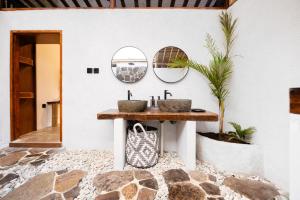 Biệt Thự 3 Phòng Ngủ (Three-Bedroom Villa)