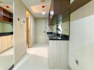 Homey and Comfort Living Studio Apartment Warhol (WR) Residences By Travelio