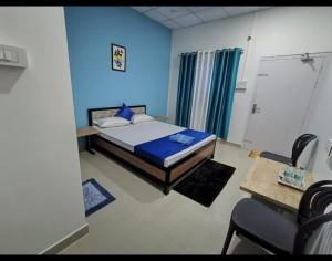 The Corner Inn (Lodge)