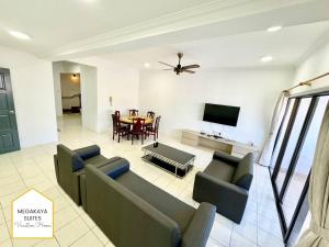 6 BEDROOMS PENTHOUSE MARINA COURT CITY CENTRE - 19pax