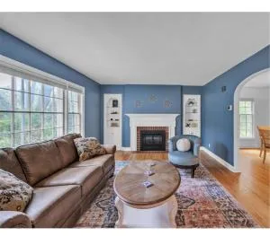 Entire House for Rent Fully Equipped Walking Distance home - New Glarus