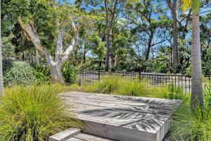 Arches by the Sea, Vincentia