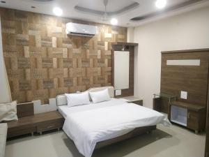 Satyabhama Homestay -Ruby-One RK appartment with Terrece