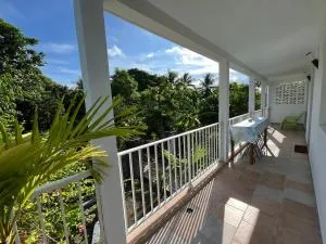 Appartement vue sur forêt tropicale et proche de la mer - Port-Louis