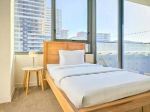 Walk To Shopping & University Premium Apartment