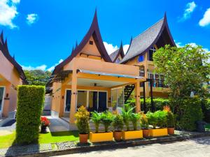 Blue Haven Bay Villa 21D and Resort Apartments