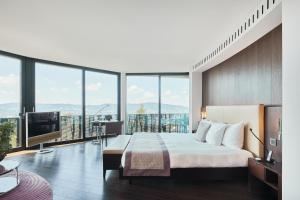Grand Junior Suite with Balcony and Panoramic View room in The Dolder Grand