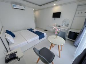 Phòng Giường Đôi Có Ban Công (Double Room with Balcony)