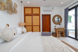 Villa Kleoa - Luxury 4 Bedrooms Villa Walking Distance to Seseh Beach