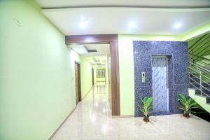 Redkey Inn Transit Hotel - Free Airport pick up & 24x7