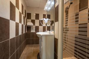 Logis Hotels et restaurant La Pause Rn7 : photos des chambres