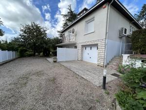 Appartements Appartement T3 centre-ville avec jardin et climatisation - FR-1-541-132 : Appartement