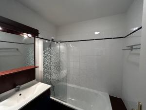 T2 avec piscine à 200m des Thermes - FR-1-541-139