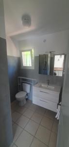 Maisons de vacances Mini villa - T2 climatise, proche des plages : photos des chambres