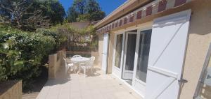 Maisons de vacances Mini villa - T2 climatise, proche des plages : photos des chambres