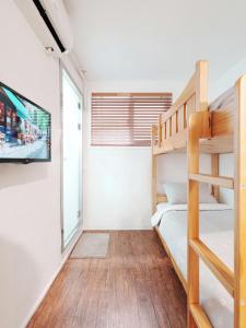 Phòng 2 Giường Đơn Có Phòng Tắm (Twin Room with Bathroom)