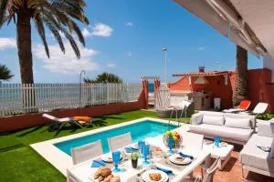 5-Bedroom Oceanfront Villa with Private Pool - San Bartolomé