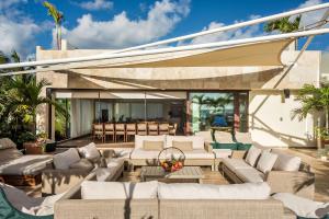 Sixteen bedrooms villa in Playa del Carmen