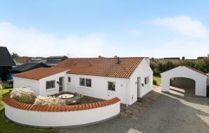 Lovely Home In Blokhus With Wifi