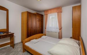 1 Bedroom Nice Apartment In Selce