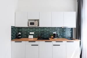 Unique Old Town 2BR Oasis with Sofa Bed