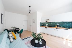 Unique Old Town 2BR Oasis with Sofa Bed