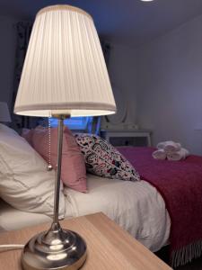 Coventry Canal House With Parking Included