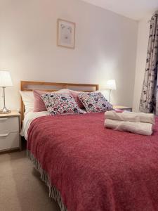 Coventry Canal House With Parking Included