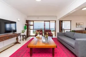 Stunning 3 Bedroom Beachfront Apartment with Parking - 开普敦