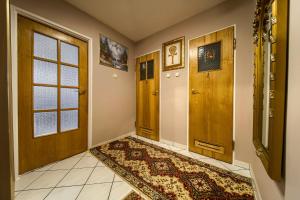 Szczepin Spacious Apartment by BookingHost