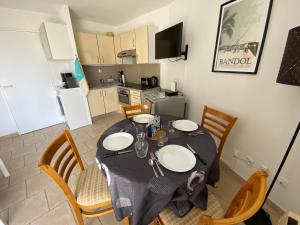 Appartements Bandol Appartement hyper centre terrasse et parking : photos des chambres