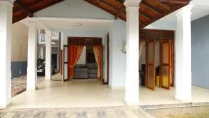 Holiday Full Time Moratuwa - بيلياندالا